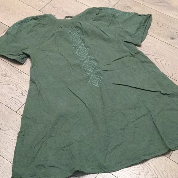 Woman’s Lucky Brand moss green crinkle cotton embroidered dress. Medium. Cute! - Picture 5 of 6